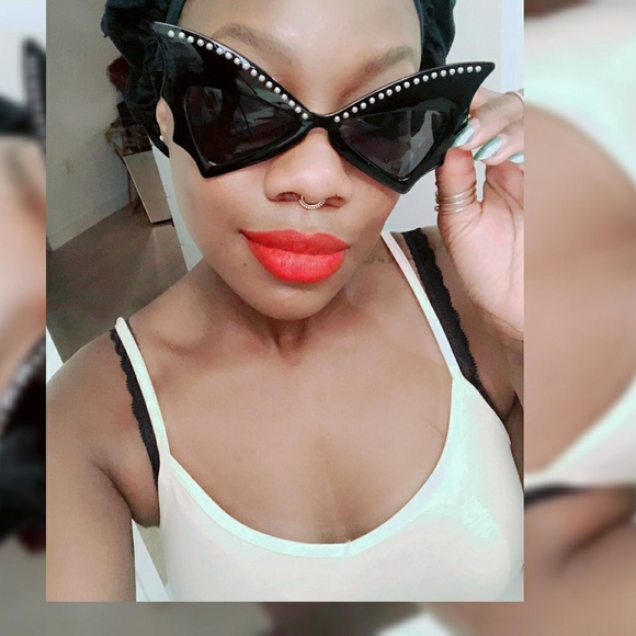 Red Bat Sharp Frame Sunglasses - Picture 3 of 5